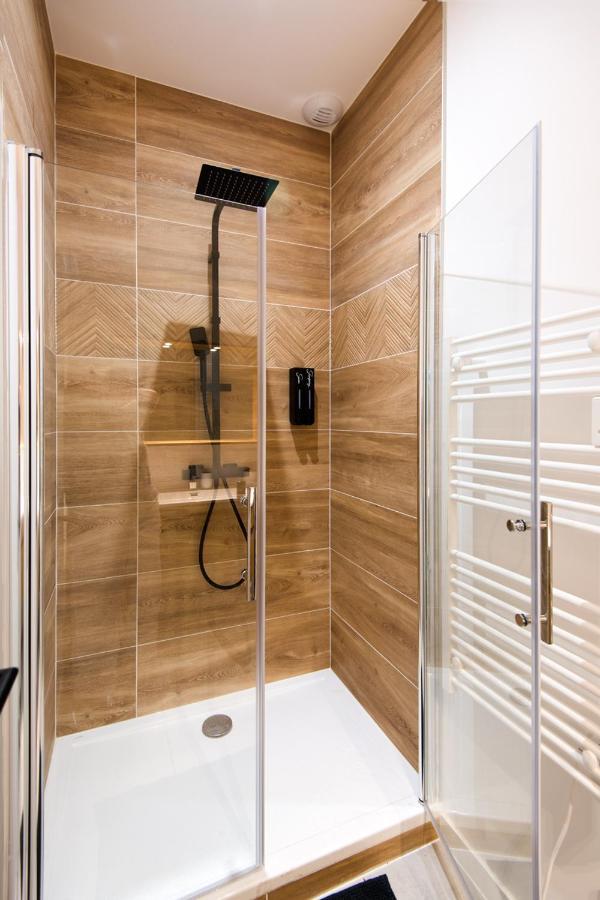 Magnifique T3 Totalement Renove, Hypercentre Rochefort, Arrivee Autonome ! Екстер'єр фото