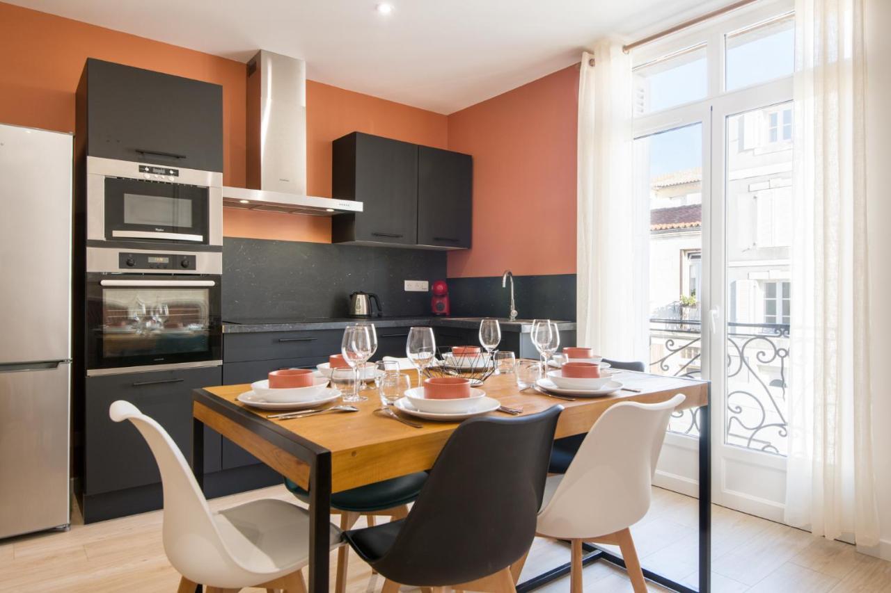 Magnifique T3 Totalement Renove, Hypercentre Rochefort, Arrivee Autonome ! Екстер'єр фото